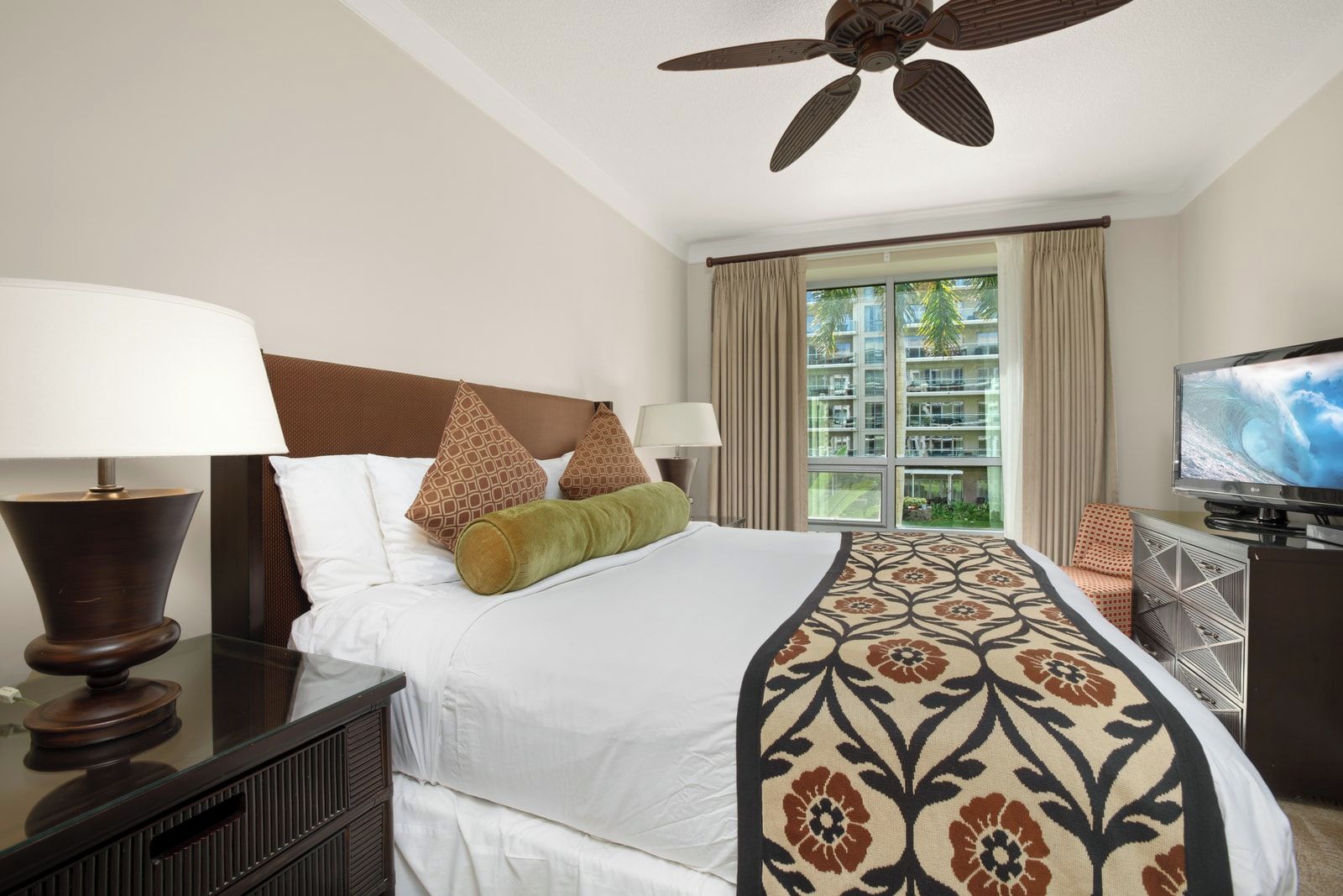  Start and end your day wrapped in coastal serenity HKH-247