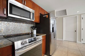 Savor gourmet moments in a space as beautiful as it is practical HKH-247 - 2 Honua Kai Villas | Ocean View | Sleeps 12 | Free Car w/ 6+ Nights | ML-2852 (Lahaina)