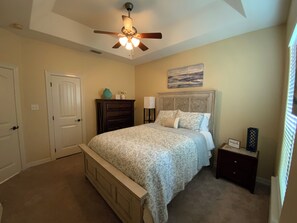 3 bedrooms, iron/ironing board, WiFi, bed sheets - R Three by the Sea/Coastal Retreat in Laguna Vista (Laguna Vista)