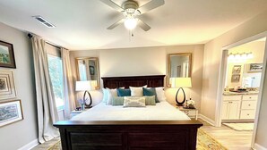 3 bedrooms, iron/ironing board, WiFi, bed sheets - Sparkle City Vibes await for you to relax and enjoy! (Spartanburg)