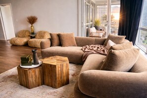 Deluxe Suite, Lake View | Living area - Iceboat Luxury Suites (Toronto)