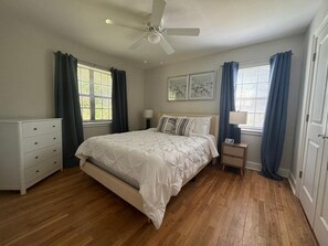 2 bedrooms, iron/ironing board, free WiFi, bed sheets - Close to Hospitals, Masters & Downtown (Augusta)