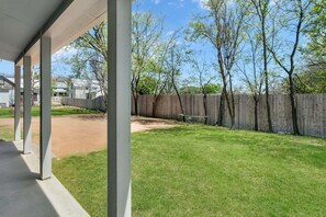 Property grounds - Silver House | 2/2, Pet Friendly w/ fee (Fredericksburg)