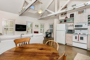 Interior - Silver House | 2/2, Pet Friendly w/ fee (Fredericksburg)