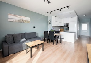 Living area - Wola Obozowa Spacious Apartment (Warszawa)