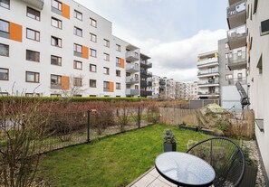 Property grounds - Warszawa Grochów Apartment with Garden (Warszawa)
