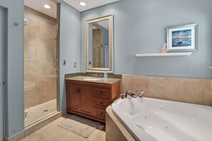 Shower, jetted bath - Beautiful One Level Rehoboth Beach House walk to Water Park! (Rehoboth Beach)