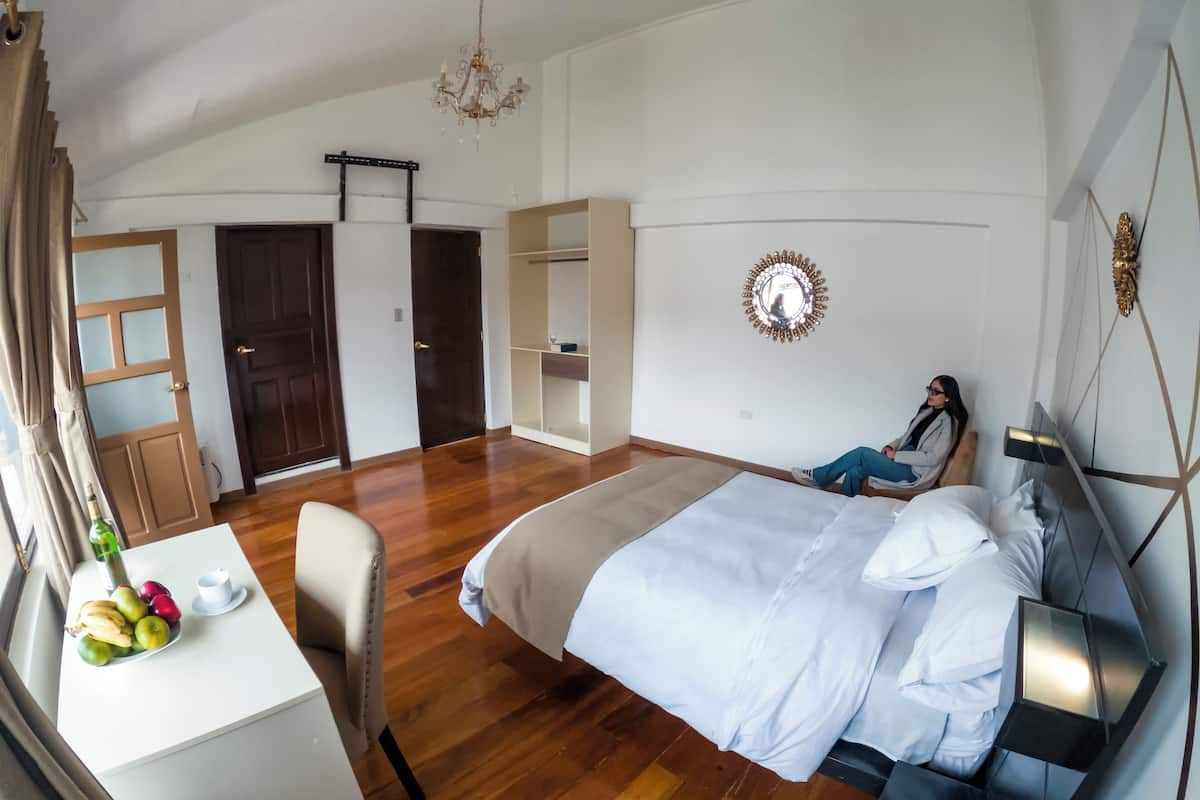 Comfort Room, 1 Queen Bed, Balcony, Garden View