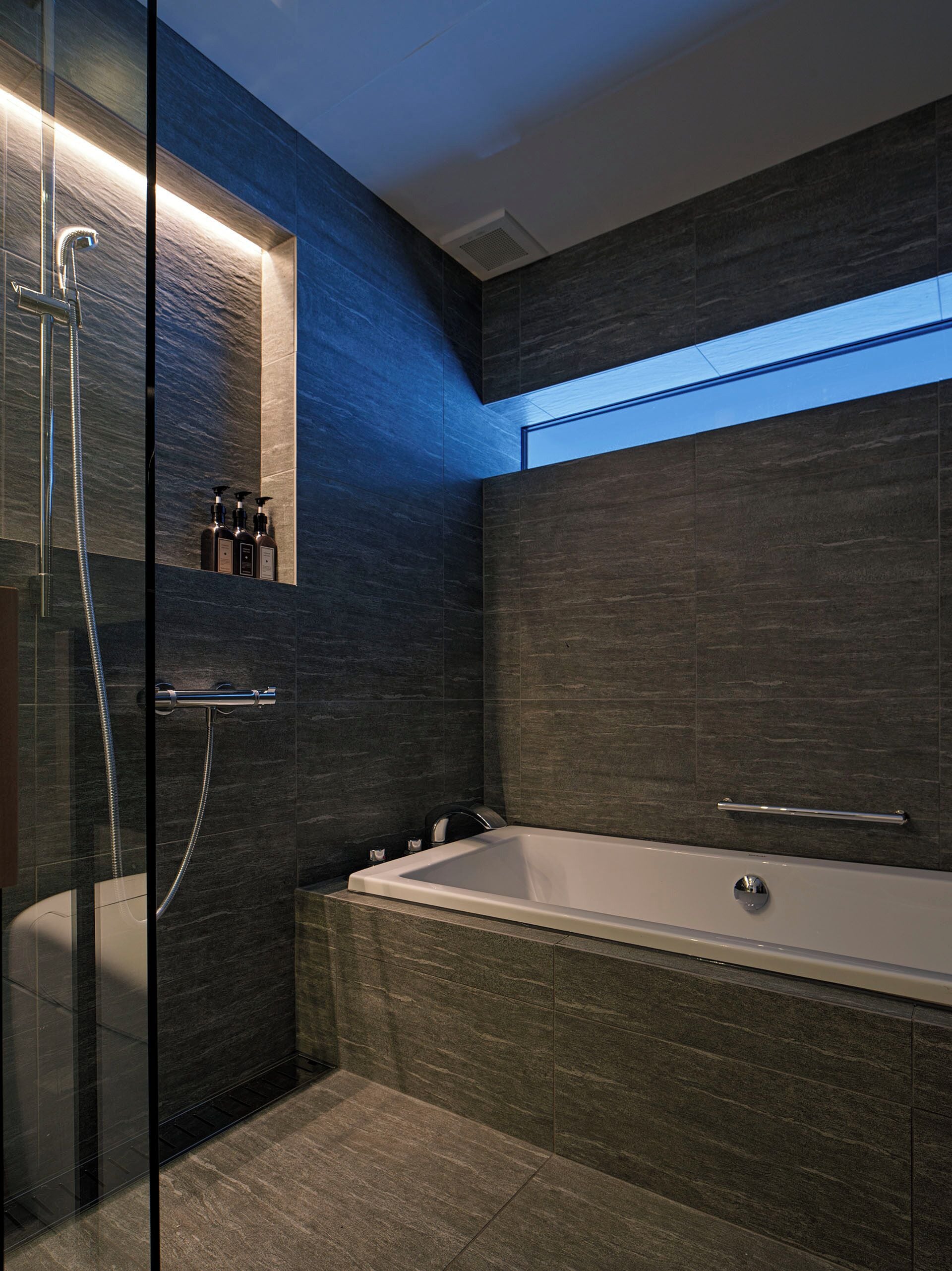 Villa, 2 Bedrooms, Non Smoking | Bathroom | Hair dryer, towels, soap, shampoo