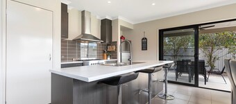 28 Skye Ave - Skye High on Style!