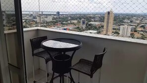 Estudio de lujo, 1 cama de matrimonio, lanai, vistas al lago | Balcón