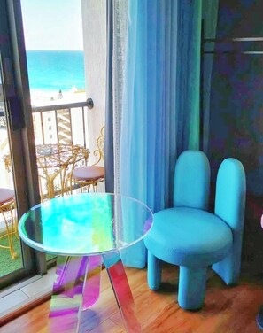 Interior - Blue Bunny-Eared Stay | Ocean View | 2min to Beach (Surfers Paradise)
