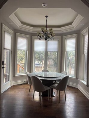 Dining - Cozy Room 202 | Private Bathroom | Free Parking | Easy Transit (Toronto)