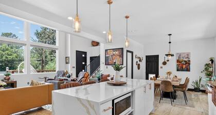 Luxury 6BR w/ Pool | Near FIFA World Cup