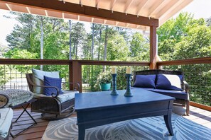 Terrace/patio - Luxury 6BR w/ Pool | Near FIFA World Cup (Stone Mountain)