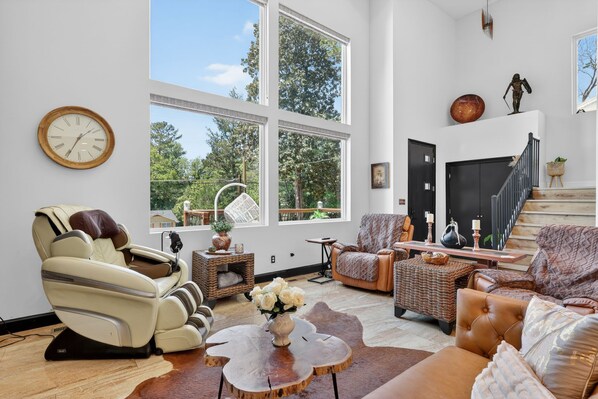 TV, fireplace, books, offices