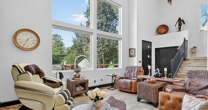 Luxury 6BR w/ Pool | Near FIFA World Cup