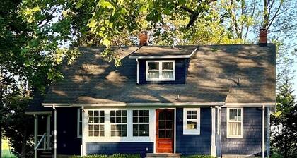 Come stay at Lyford Landing Farm.Relax while being embraced by farm fields.