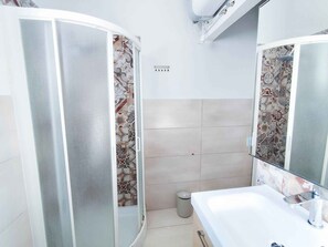 Bathroom - Holiday apartment with balcony (Cavallino-Treporti)