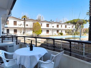 Outdoor dining - Holiday flat with balcony (Cavallino-Treporti)