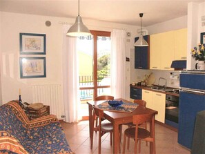 TV - Holiday apartment with pool (Cavallino-Treporti)