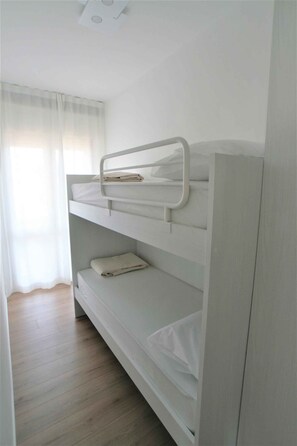 3 bedrooms - Holiday apartment with balcony (Jesolo)