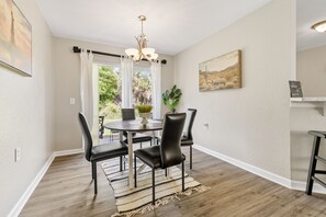 Dining - Port Charlotte Home w/ Yard, 4 Mi to Beach & Park (Port Charlotte)