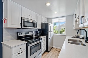 Fridge, microwave, oven, stovetop - Alpenhof 07 | 2BR | Park Ave Location | Walk to PCMR | Full Kitchen | Parking (Park City)