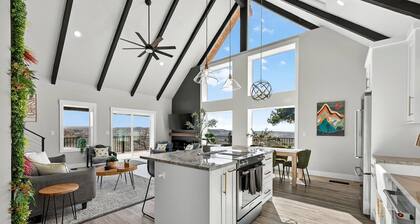 #Habitue - Casa Vida Sol – Foothills Retreat | Pool, Spa & Views