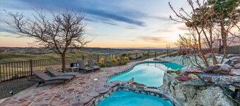 #Habitue - Casa Vida Sol – Foothills Retreat | Pool, Spa & Views