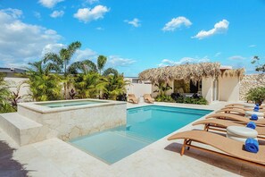 Pool - Beachfront Villa @ Mangel Halto w/ Pool & Jacuzzi (Savaneta)