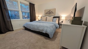 Iron/ironing board, Internet, bed sheets - Adorable home between Duke and UNC alongside trails (Durham)