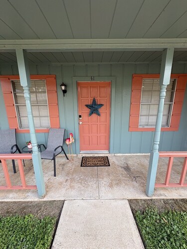 Rustic Retreat / 1BR / Near ULM, Airport & Mall