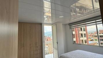 3 quartos, Wi-Fi de cortesia, roupa de cama