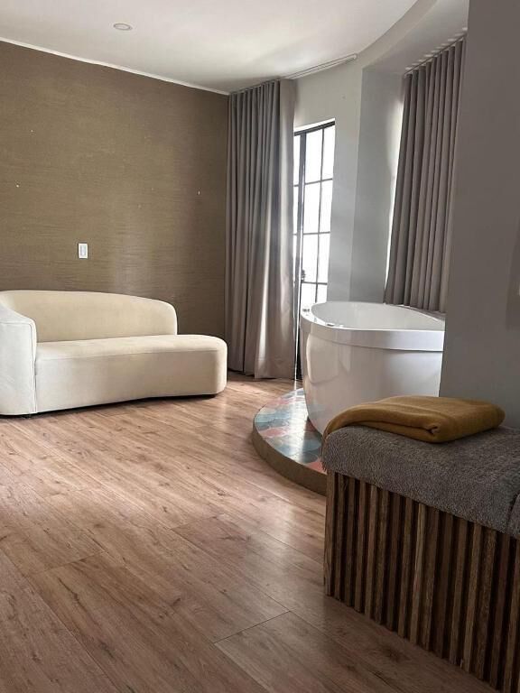 Deluxe Room | Private spa tub
