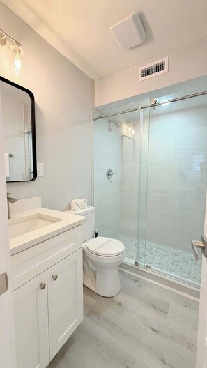 Shower, hair dryer - Sun-Joy Getaway #11 Near Boardwalk, Walk to Beach (Myrtle Beach)