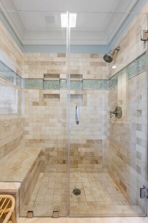 Shower, hair dryer, towels - Steps to Beach + Pool Access (Isle Of Palms)