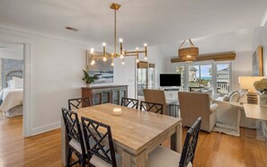 Interior - Steps to Beach + Pool Access (Isle Of Palms)