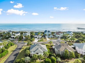 Exterior - Steps to Beach + Pool Access (Isle Of Palms)