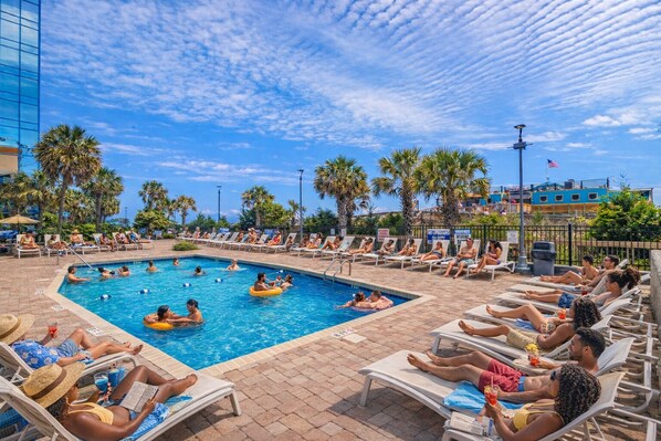 Pool - Oceanfront Retreat-Steps to Boardwalk and SkyWheel-Yachtsman 200 (Myrtle Beach)