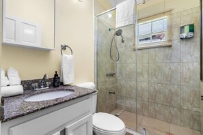 House | 3 bedrooms - 3 Bedrm Villa Draxhall Pool Access Gym Gated (Ocho Rios)