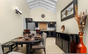 House - 3 Bedrm Villa Draxhall Pool Access Gym Gated (Ocho Rios)