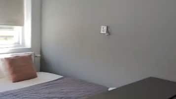 WiFi, bed sheets, wheelchair access