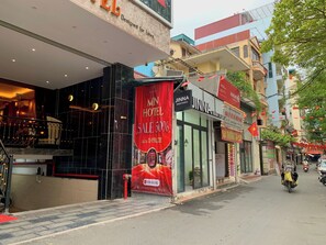 Exterior - Min Hotel Ha Noi (Yen Hoa)