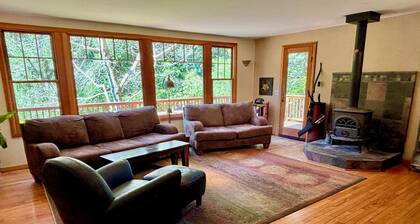 Quiet, 2.5 bedroom Healthy House between Fairfax and Point Reyes station