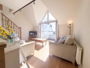 Living area - Coastal House - 3 Bedroom Holiday Home - Penally (Tenby)