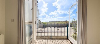 Coastal House - 3 Bedroom Holiday Home - Penally