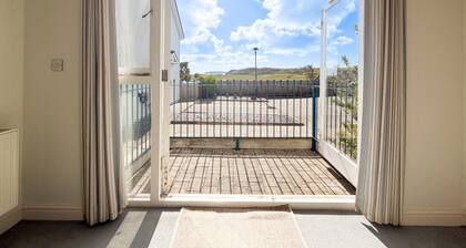 Coastal House - 3 Bedroom Holiday Home - Penally