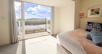 Coastal House - 3 Bedroom Holiday Home - Penally