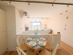 Dining - Coastal House - 3 Bedroom Holiday Home - Penally (Tenby)